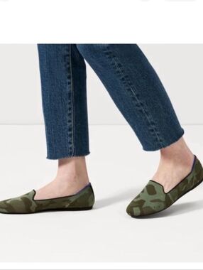 Rothy's Camo Print Flats Women's Size 8.5 Shoe Green With Striped Back